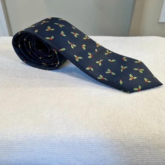 Holly-Day Christmas Tie by Ho*Ho*Ho. - Picture 1 of 4